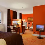 Royal Hotel 5*