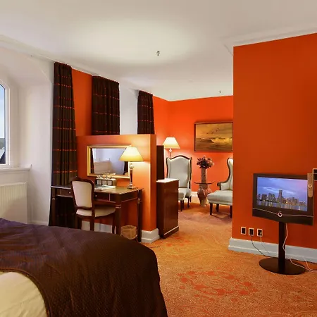 Royal Hotel 5*