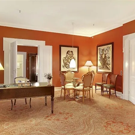 Royal Hotel 5*