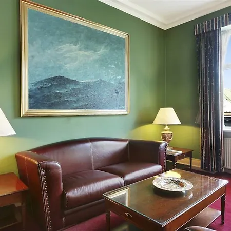 Royal Hotel